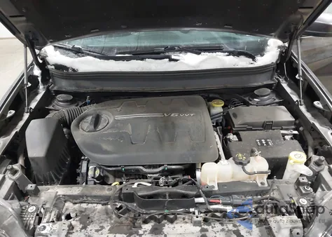 2019 Jeep Cherokee Altitude 4X4 z USA, uszkodzony, nr VIN 1C4PJMLX2KD282732